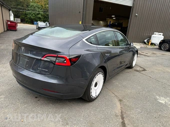 2018 Tesla Model 3 Long Range – miniatura 5