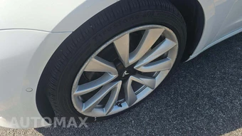 2018 Tesla Model 3 Long Range - miniatura 28