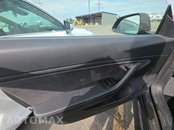 2018 Tesla Model 3 Long Range - miniatura 9
