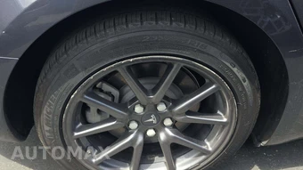 2018 Tesla Model 3 Long Range – miniatura 26