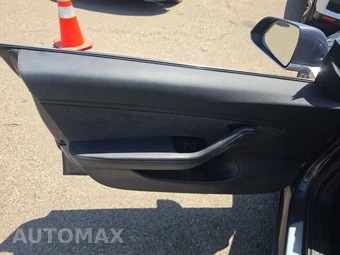 2018 Tesla Model 3 Long Range – miniatura 9