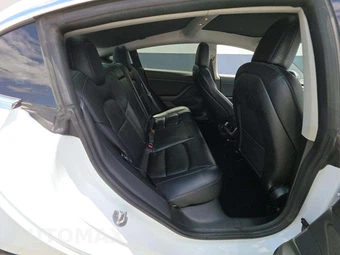 2018 Tesla Model 3 Long Range – miniatura 16