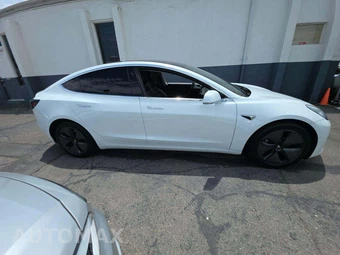 2018 Tesla Model 3 Long Range – miniatura 4