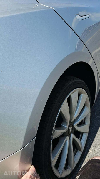 2018 Tesla Model 3 Long Range – miniatura 38