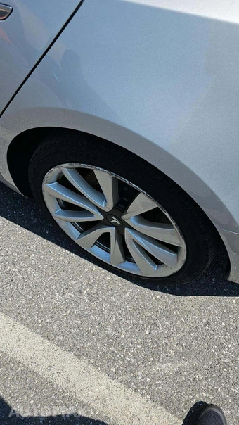 2018 Tesla Model 3 Long Range – miniatura 39