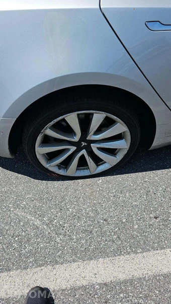 2018 Tesla Model 3 Long Range – miniatura 46