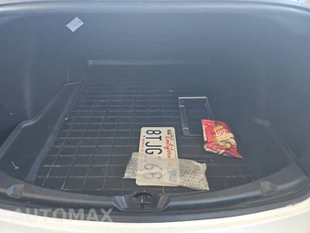 2018 Tesla Model 3 Long Range – miniatura 17