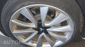 2018 Tesla Model 3 Long Range – miniatura 23