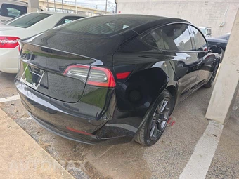 2018 Tesla Model 3 Mid Range – miniatura 3