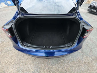 2018 Tesla Model 3 Mid Range – miniatura 11