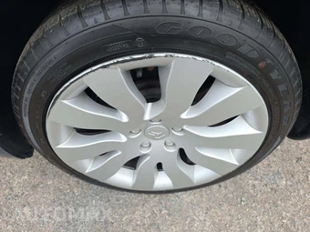 2018 Tesla Model 3 Mid Range – miniatura 20