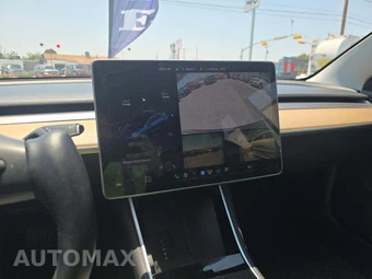 2018 Tesla Model 3 Mid Range – miniatura 10