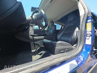 2018 Tesla Model 3 Mid Range – miniatura 6
