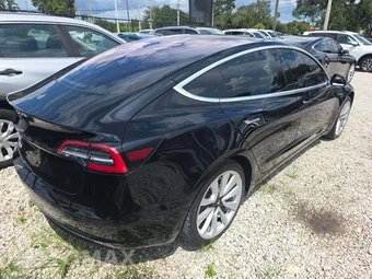 2018 Tesla Model 3 Mid Range - miniatura 3