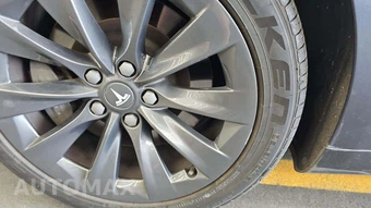 2018 Tesla Model S 75D – miniatura 21