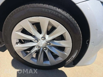 2018 Tesla Model S 75D – miniatura 26