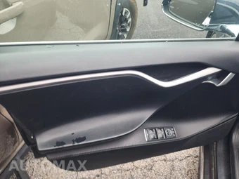 2018 Tesla Model S 75D – miniatura 9