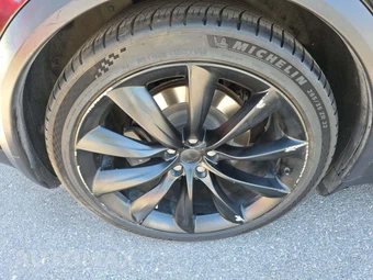 2018 Tesla Model X 100D – miniatura 29