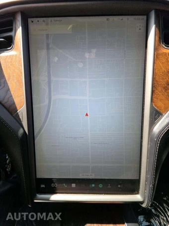 2018 Tesla Model X 100D – miniatura 33