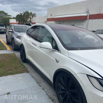 2018 Tesla Model X – miniatura 13