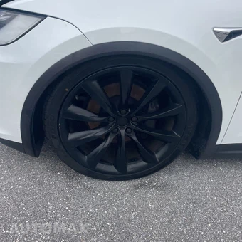 2018 Tesla Model X – miniatura 17