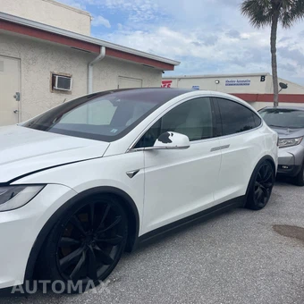 2018 Tesla Model X – miniatura 2