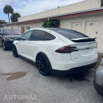 2018 Tesla Model X – miniatura 5