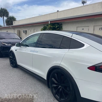 2018 Tesla Model X – miniatura 6