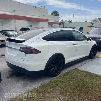 2018 Tesla Model X – miniatura 8