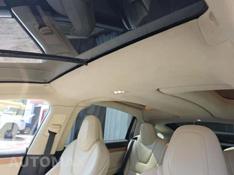 2018 Tesla Model X 75D – miniatura 11