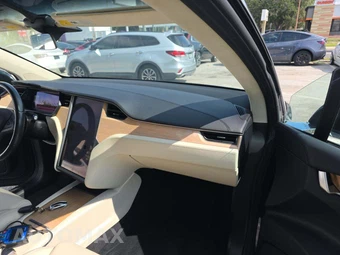 2018 Tesla Model X 75D – miniatura 19