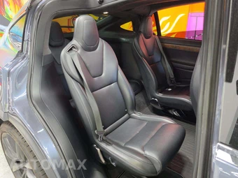 2018 Tesla Model X 75D – miniatura 17