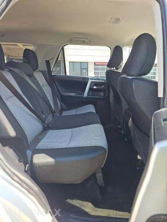 2018 Toyota 4Runner SR5 – miniatura 17