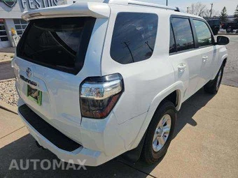 2018 Toyota 4Runner SR5 – miniatura 4