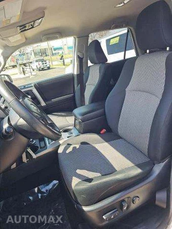 2018 Toyota 4Runner SR5 – miniatura 7