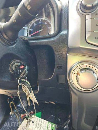 2018 Toyota 4Runner SR5 – miniatura 9