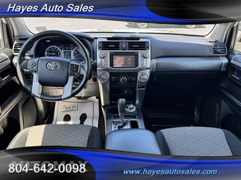 2018 Toyota 4Runner SR5 - miniatura 10