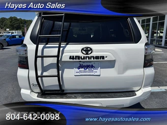 2018 Toyota 4Runner SR5 - miniatura 4
