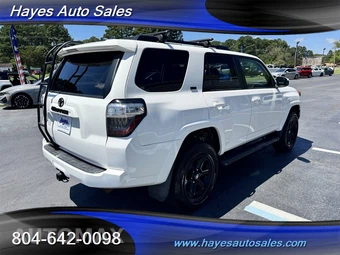 2018 Toyota 4Runner SR5 - miniatura 5