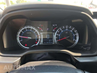 2018 Toyota 4Runner SR5 - miniatura 9