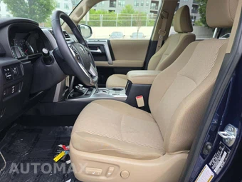 2018 Toyota 4Runner SR5 – miniatura 3