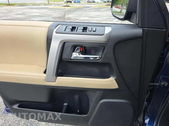 2018 Toyota 4Runner SR5 – miniatura 31