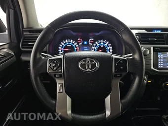 2018 Toyota 4Runner SR5 – miniatura 10