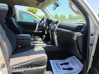 2018 Toyota 4Runner SR5 – miniatura 18