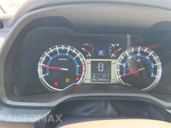 2018 Toyota 4Runner SR5 – miniatura 9
