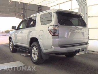 2018 Toyota 4Runner SR5 – miniatura 6