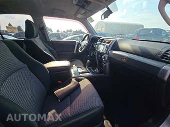 2018 Toyota 4Runner SR5 – miniatura 8