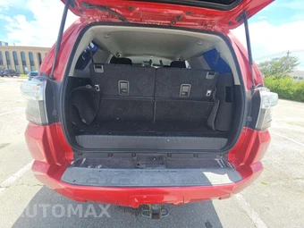 2018 Toyota 4Runner SR5 – miniatura 15