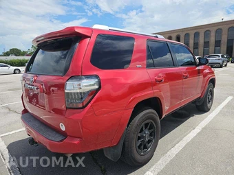 2018 Toyota 4Runner SR5 – miniatura 3