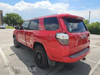 2018 Toyota 4Runner SR5 – miniatura 4